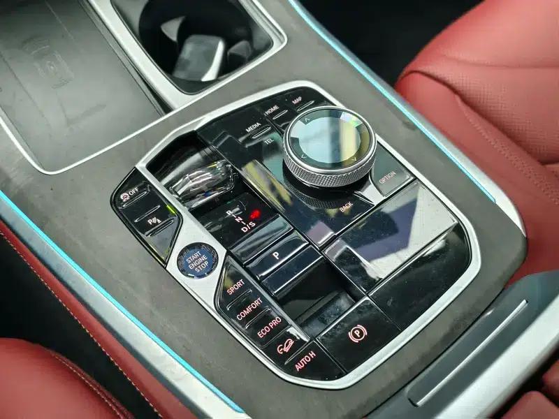 BMW X5 2023 xDrive30Li M Sport Package — миниатюра 10