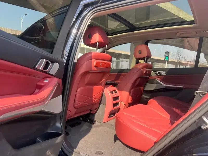 BMW X5 2025 xDrive30Li M Sport Shadow Edition — миниатюра 9