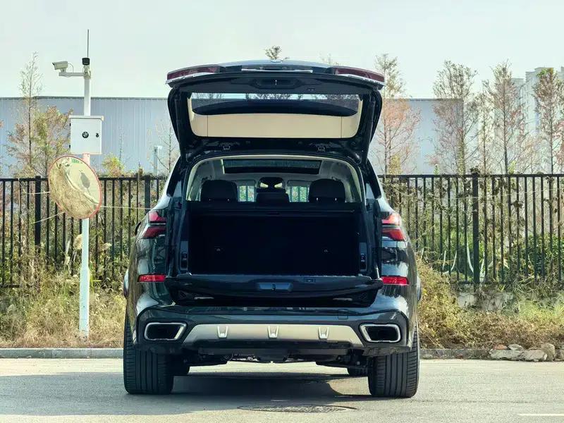BMW X5 2023 xDrive30Li M Sport Shadow Edition — миниатюра 8