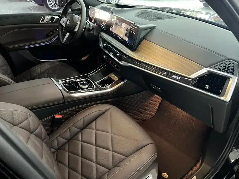 2023 BMW X5 xDrive40Li M Sport Package — миниатюра 11