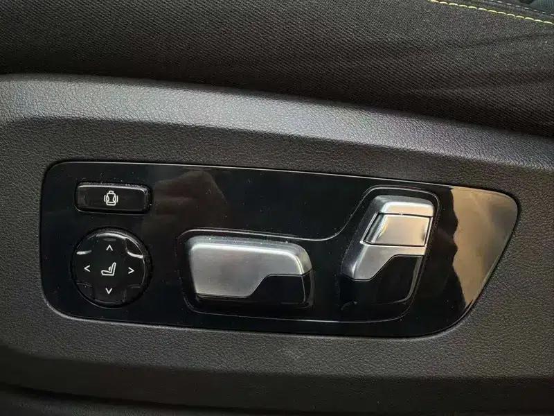 BMW X5 2024 xDrive 40Li Luxury Black Flame Limited Edition — миниатюра 9