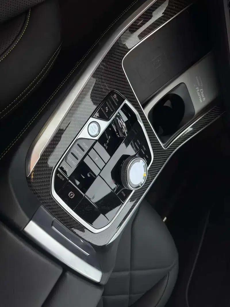 BMW X5 2024 xDrive 40Li Luxury Black Flame Limited Edition — миниатюра 10