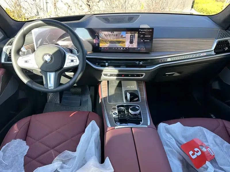 BMW X5 2025 xDrive40Li M Sport Shadow Edition — миниатюра 6