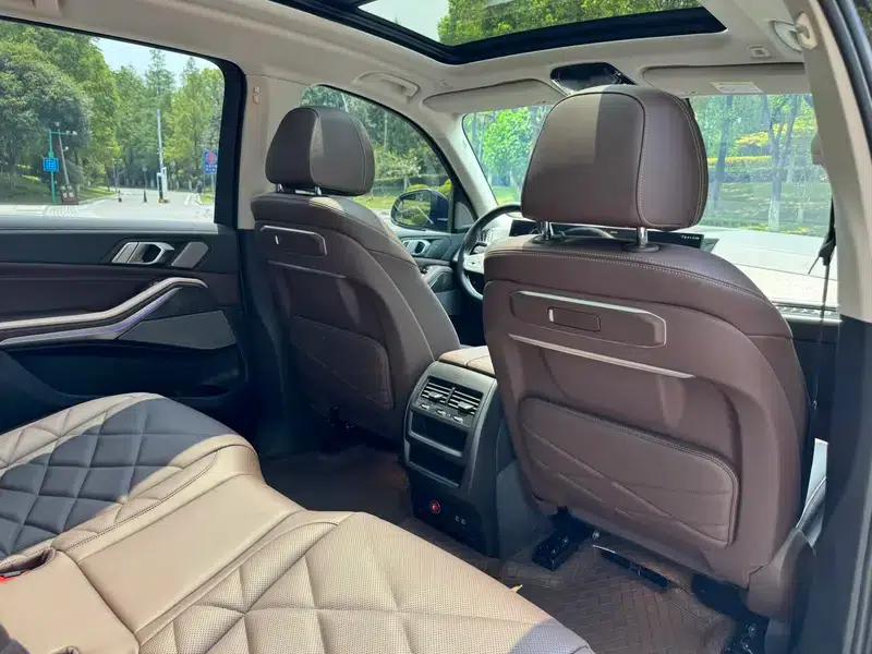 BMW X5 2023 xDrive30Li M Sport Shadow Edition — миниатюра 10