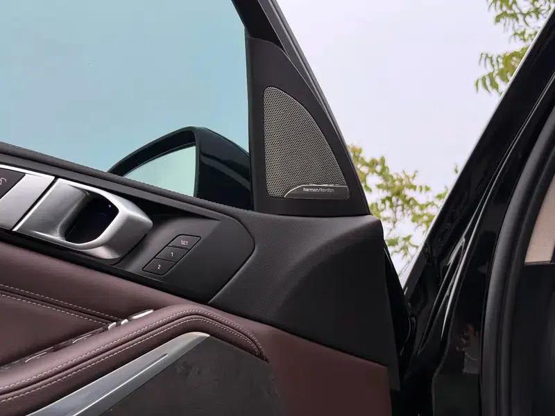 BMW X5 2022 xDrive 30Li Luxury M Sport Package — миниатюра 6