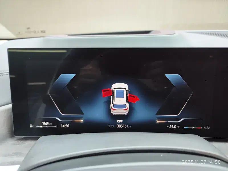 BMW X5 2023 xDrive30Li M Sport Package — миниатюра 11