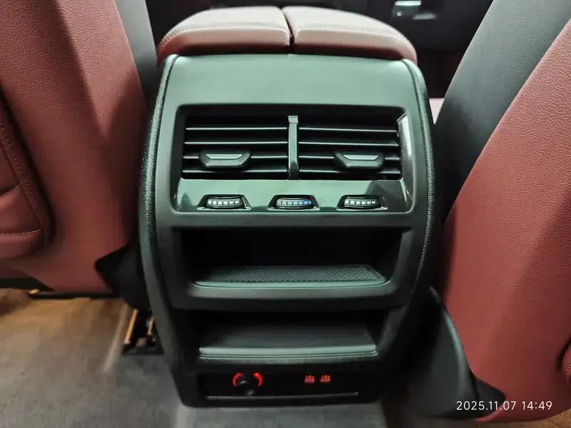 BMW X5 2023 xDrive30Li M Sport Package — миниатюра 8