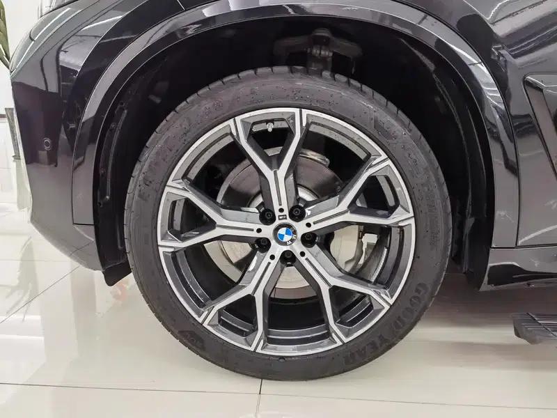 BMW X5 2023 xDrive30Li M Sport Package — миниатюра 8