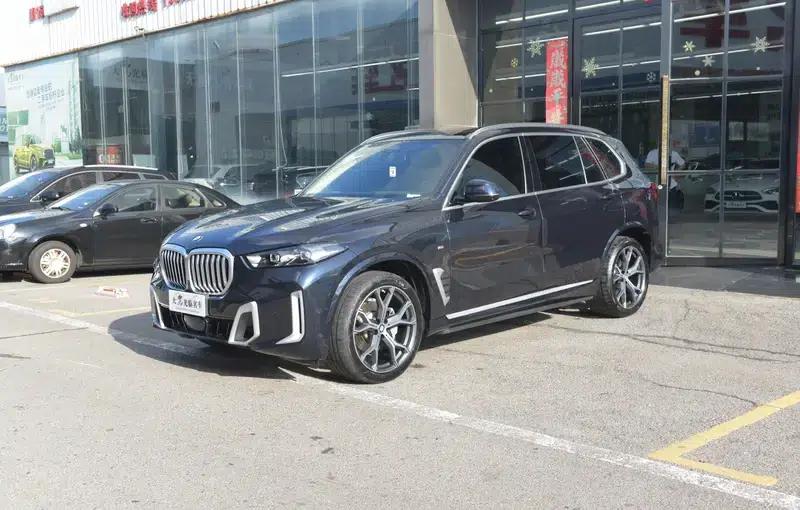 BMW X5 2023 xDrive30Li M Sport Package — миниатюра 1