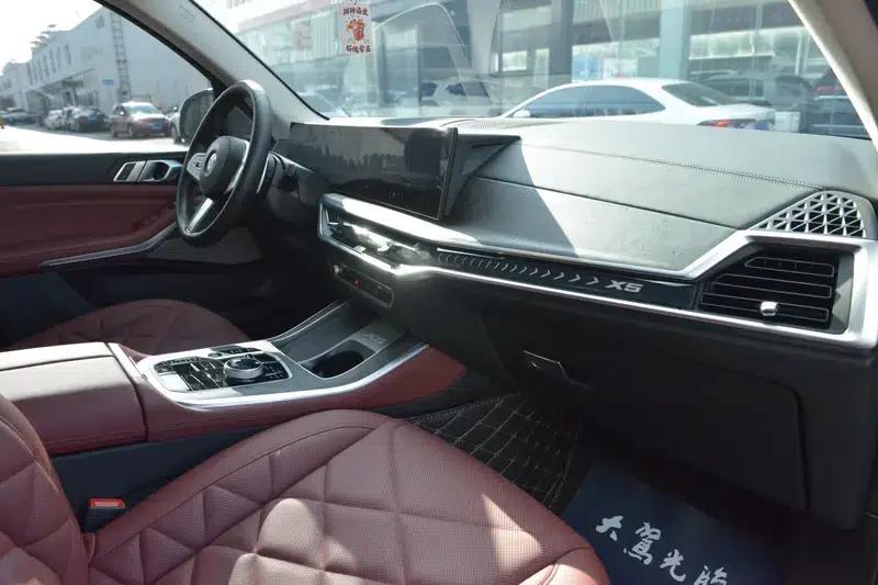 BMW X5 2023 xDrive30Li M Sport Package — миниатюра 13