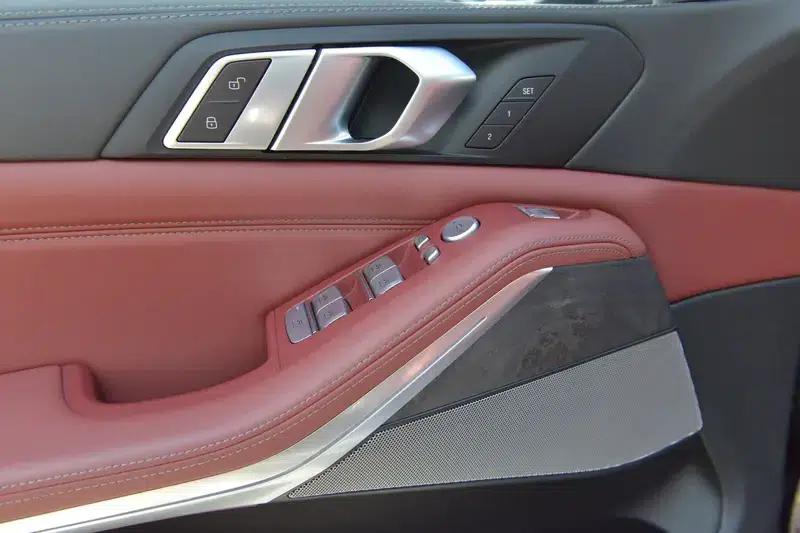 BMW X5 2023 xDrive30Li M Sport Package — миниатюра 17