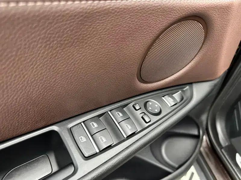 BMW X5 (Imported) 2014 xDrive35i Leading Edition — миниатюра 23