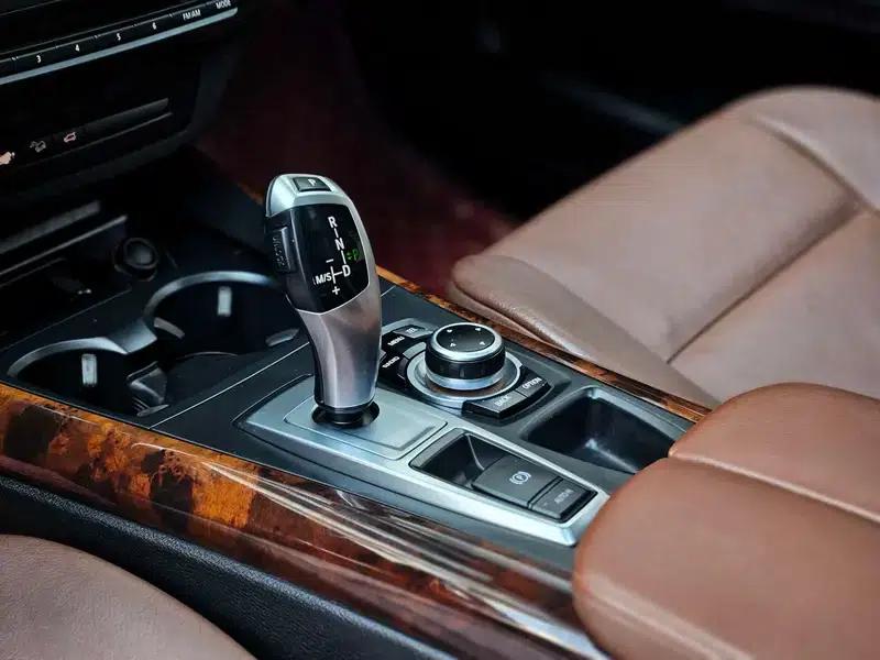 BMW X5 (Imported) 2012 Model 3.0T Parallel Import — миниатюра 17