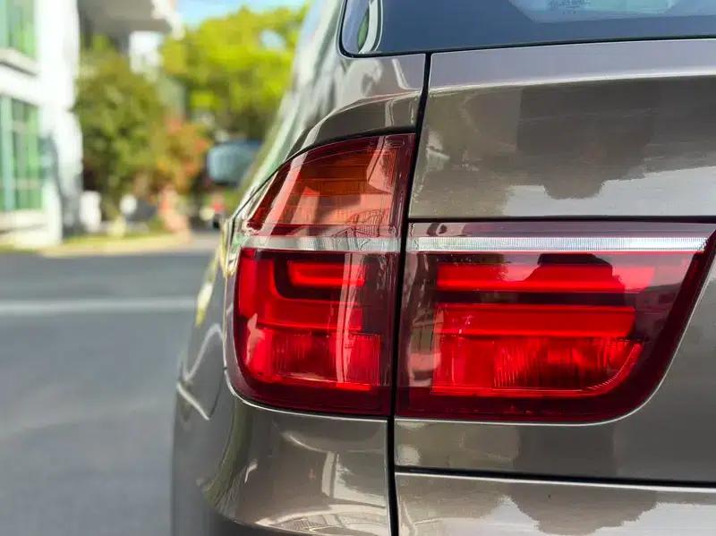 BMW X5 (Imported) 2011 xDrive35i Leading Edition — миниатюра 9