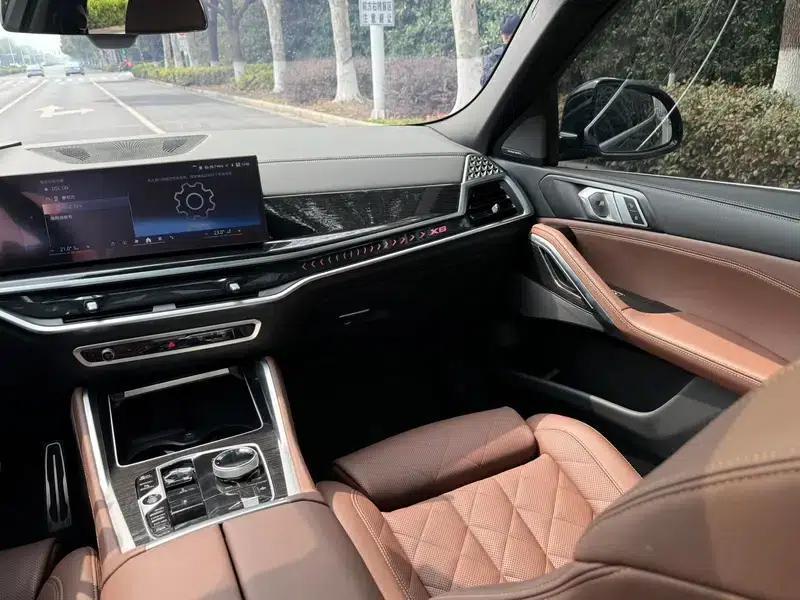 2023 BMW X6 xDrive40i M Sport Package — миниатюра 11