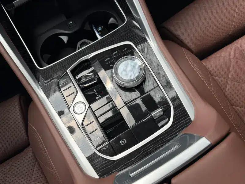2023 BMW X6 xDrive40i M Sport Package — миниатюра 16