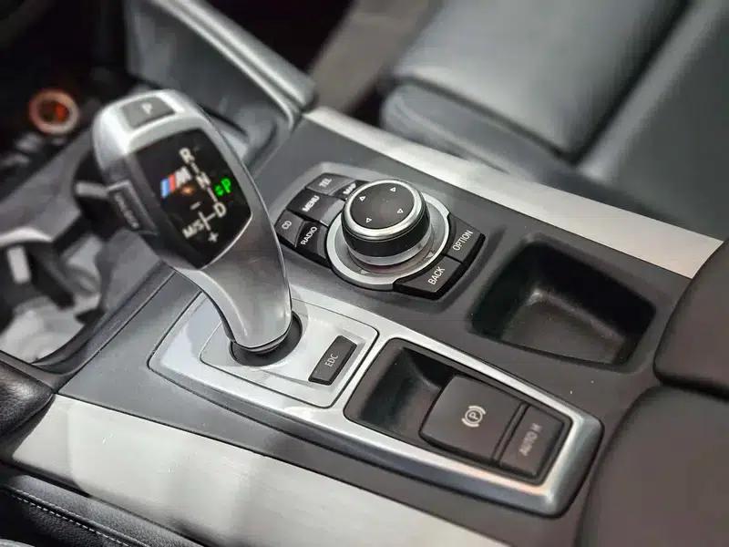 2010 BMW X6 M — миниатюра 15