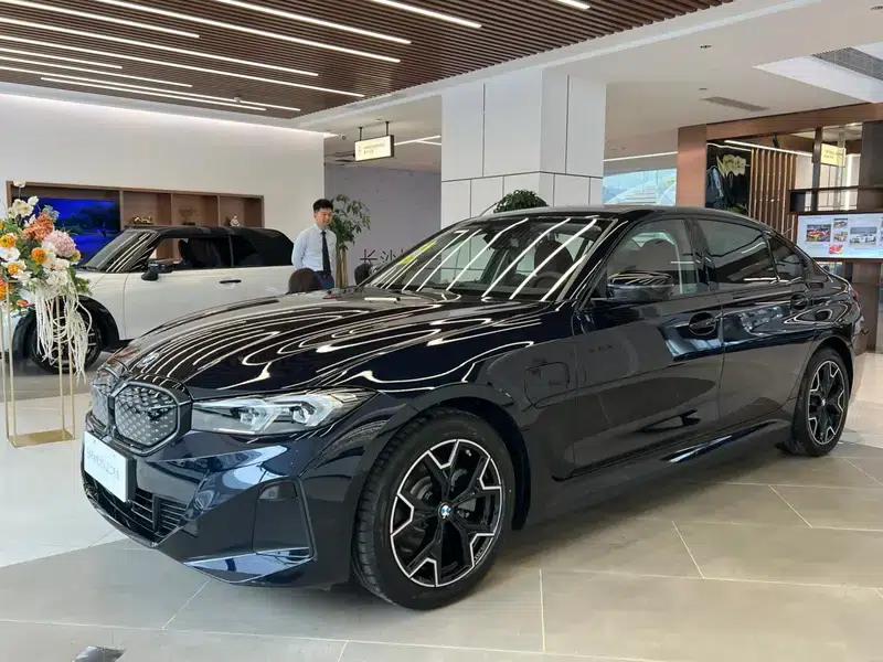 BMW i3 2025 eDrive40L Shadow Edition — миниатюра 1
