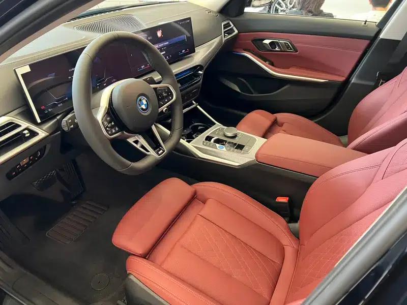 BMW i3 2025 eDrive40L Shadow Edition — миниатюра 12
