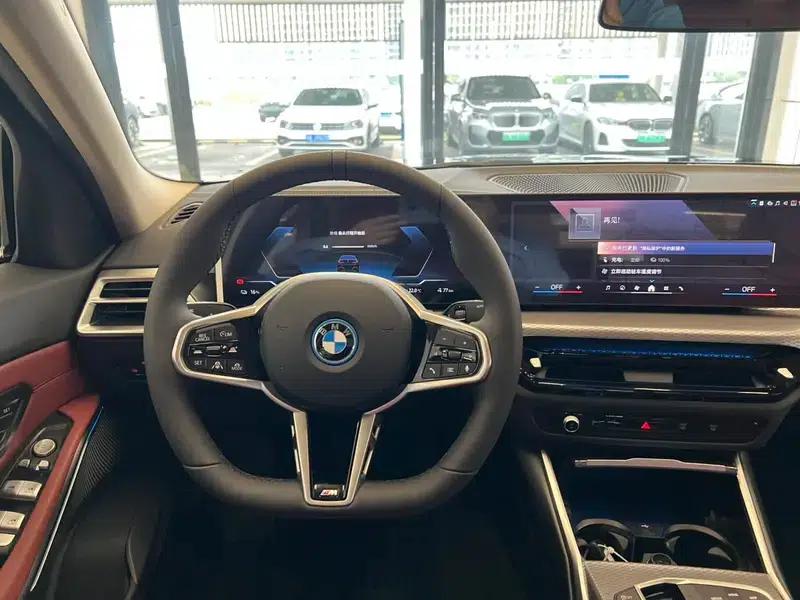 BMW i3 2025 eDrive40L Shadow Edition — миниатюра 10