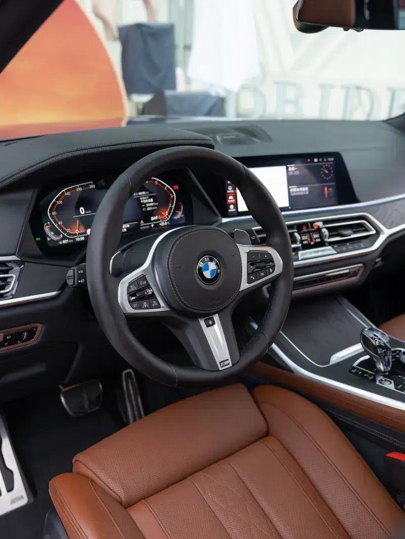 2019 BMW X7 xDrive40i Executive M Sport Package — миниатюра 16