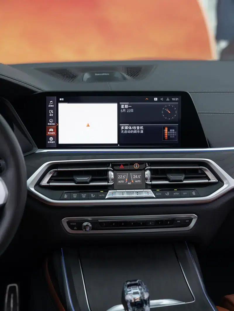 2019 BMW X7 xDrive40i Executive M Sport Package — миниатюра 10