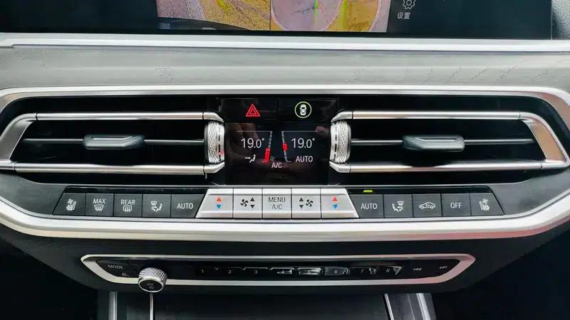 BMW X7 2021 xDrive40i Leading Luxury Package — миниатюра 16