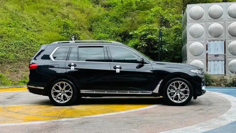 BMW X7 2021 xDrive40i Leading Luxury Package — миниатюра 6