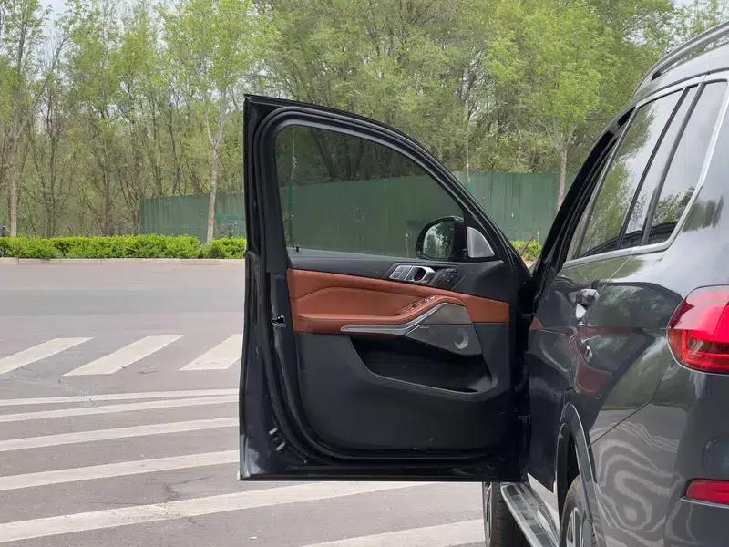 BMW X7 2021 Facelift xDrive40i Executive M Sport Package — миниатюра 21