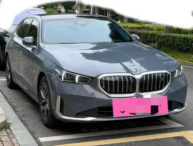 BMW i5 2024 eDrive35L Premium Luxury Package — миниатюра 2