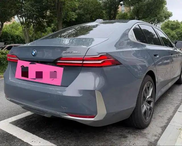 BMW i5 2024 eDrive35L Premium Luxury Package — миниатюра 5
