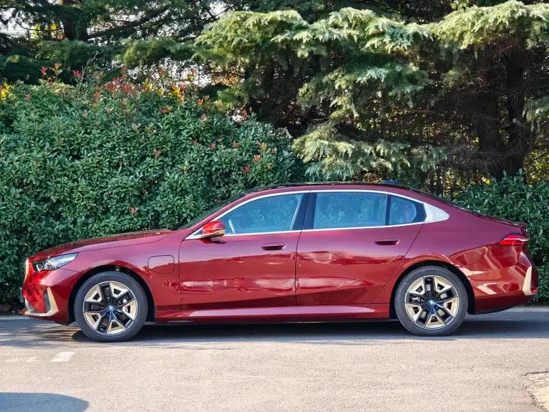 BMW i5 2024 eDrive35L Premium M Sport Package — миниатюра 3