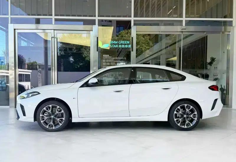 2025 BMW 2 Series 225L M Sport Package — миниатюра 3