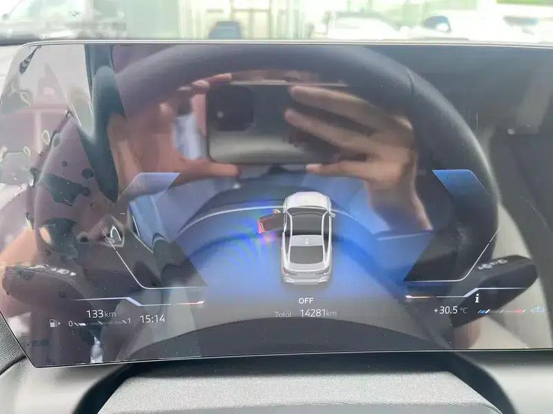 2025 BMW 2 Series 225L M Sport Package — миниатюра 8