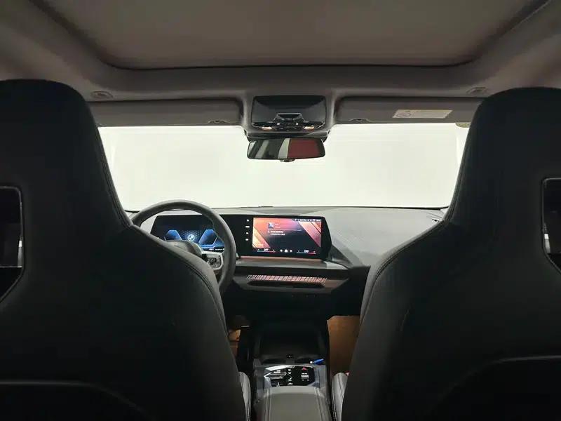 2025 BMW 2 Series 225L M Sport Shadow Edition — миниатюра 6
