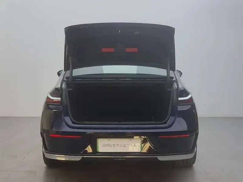 BMW i7 2023 xDrive60L Luxury Package — миниатюра 11