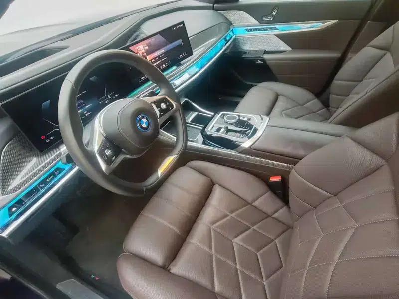 BMW i7 2023 xDrive60L Luxury Package — миниатюра 18