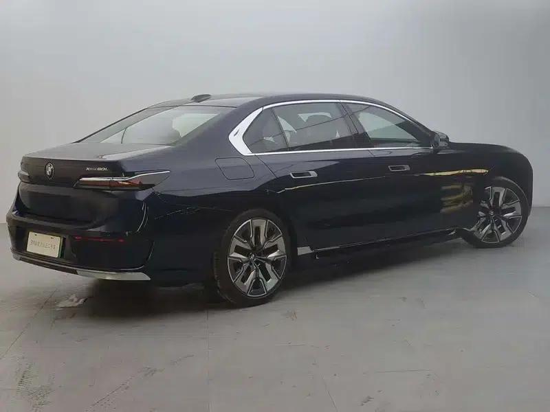 BMW i7 2023 xDrive60L Luxury Package — миниатюра 5