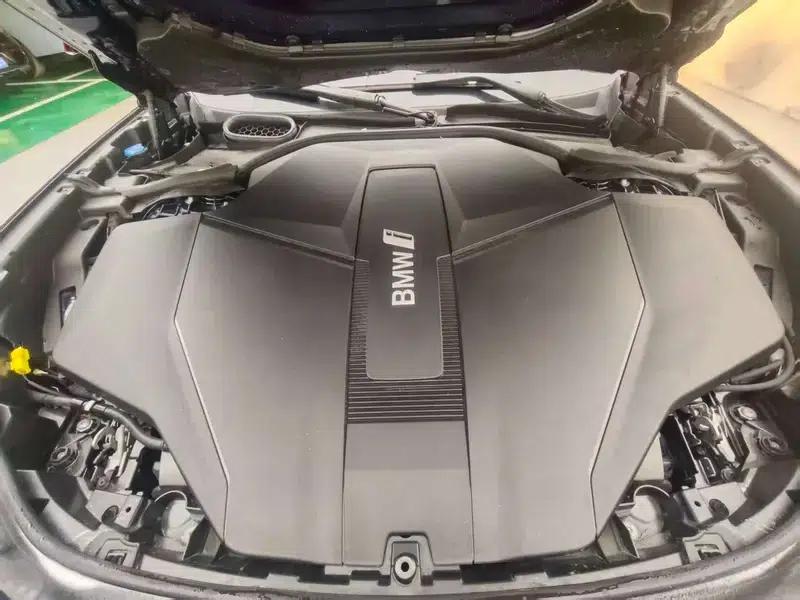 BMW i7 2023 xDrive60L Luxury Package — миниатюра 6