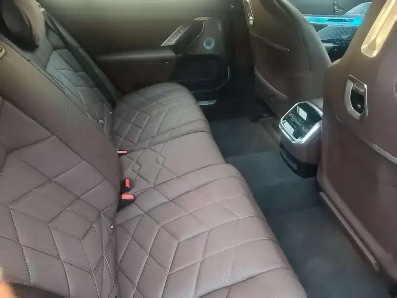 BMW i7 2023 xDrive60L Luxury Package — миниатюра 9