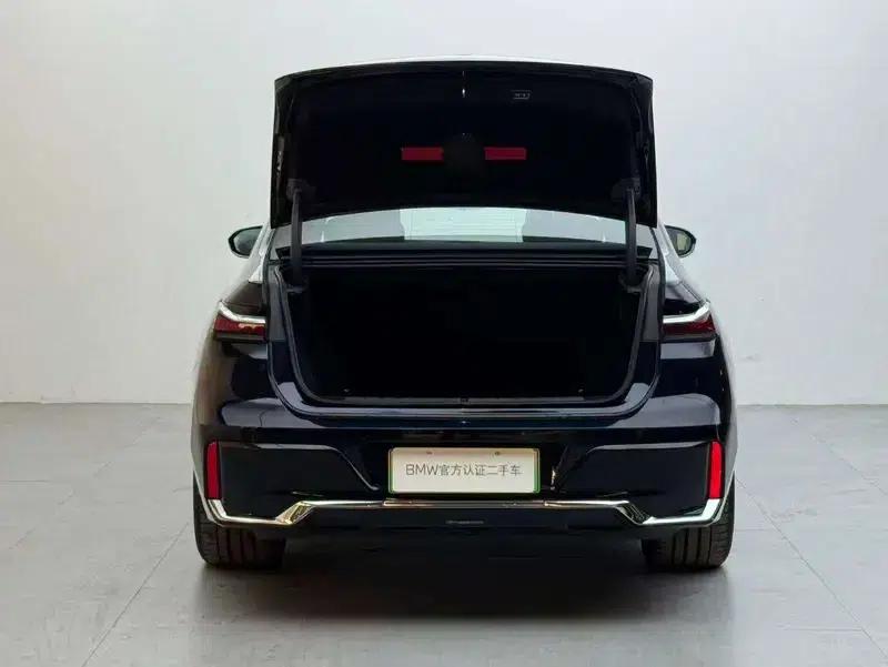 BMW i7 2023 xDrive60L Luxury Package — миниатюра 7