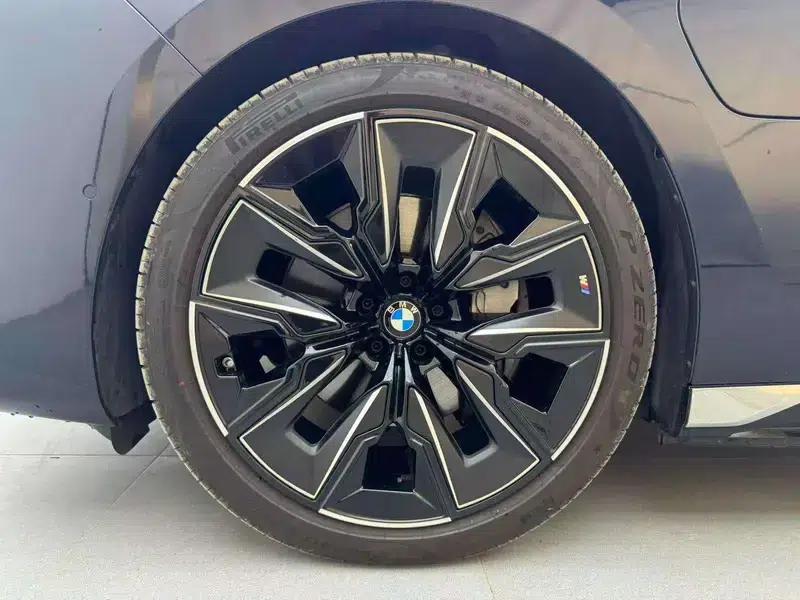 BMW i7 2023 xDrive60L Luxury Package — миниатюра 9