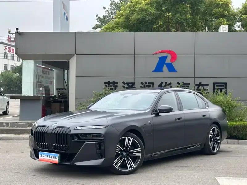2023 BMW i7 xDrive60L M Sport Package — миниатюра 1