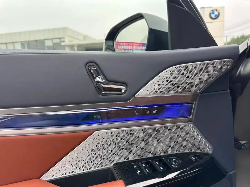2023 BMW i7 xDrive60L M Sport Package — миниатюра 6