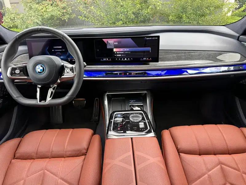 2023 BMW i7 xDrive60L M Sport Package — миниатюра 8