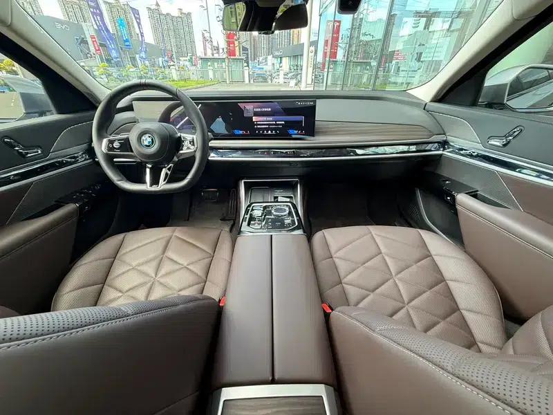 BMW i7 2023 eDrive50L Leading M Sport Package — миниатюра 9