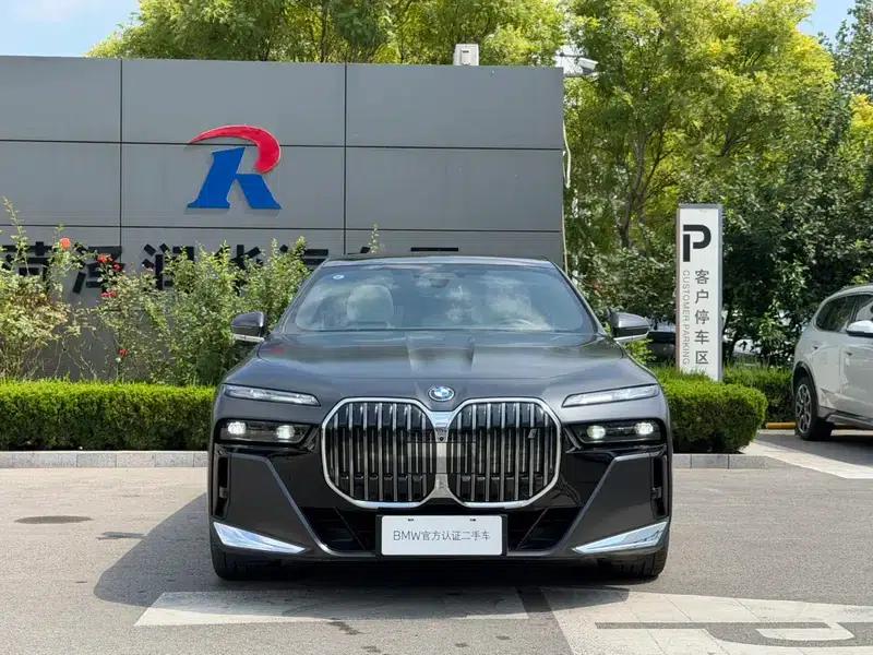 2023 BMW i7 xDrive60L M Sport Package — миниатюра 2