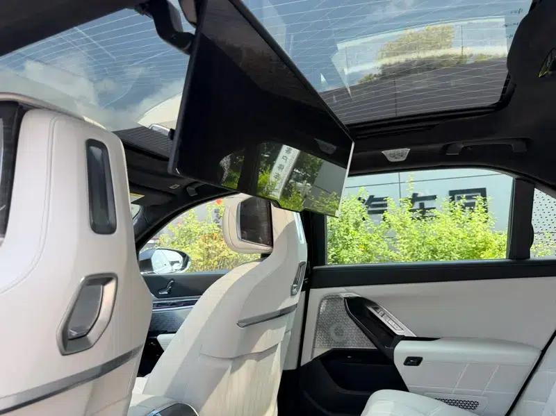 2023 BMW i7 xDrive60L M Sport Package — миниатюра 7