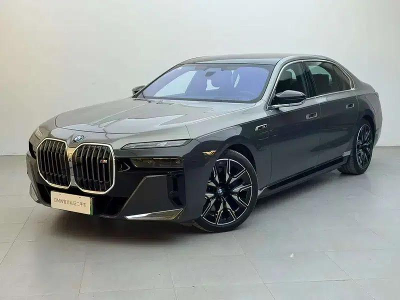 BMW i7 2023 M70L xDrive — миниатюра 1