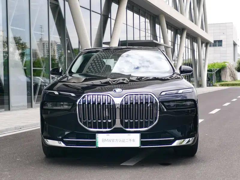 BMW i7 2023 eDrive50L Leading Luxury Package — миниатюра 2